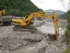 (2009.05.21) Незаконная добыча гравия в русле реки Шахе (г.Сочи)